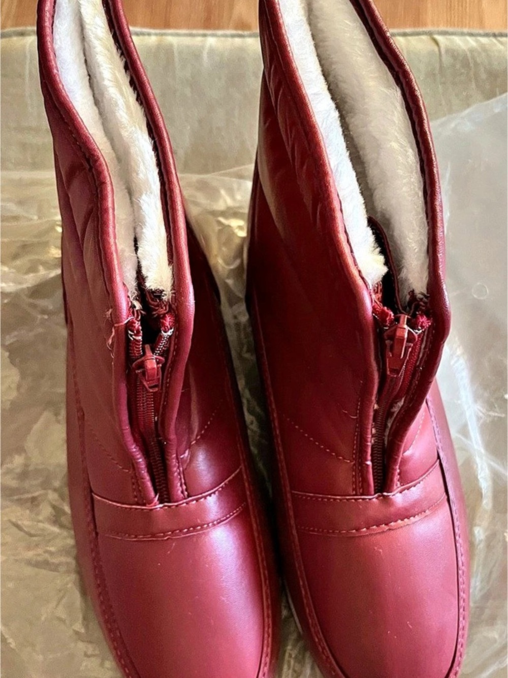 Faux Fur-Lined Winter Boots in Dark Red/Burgundy EU 42 Brand New in original pac
